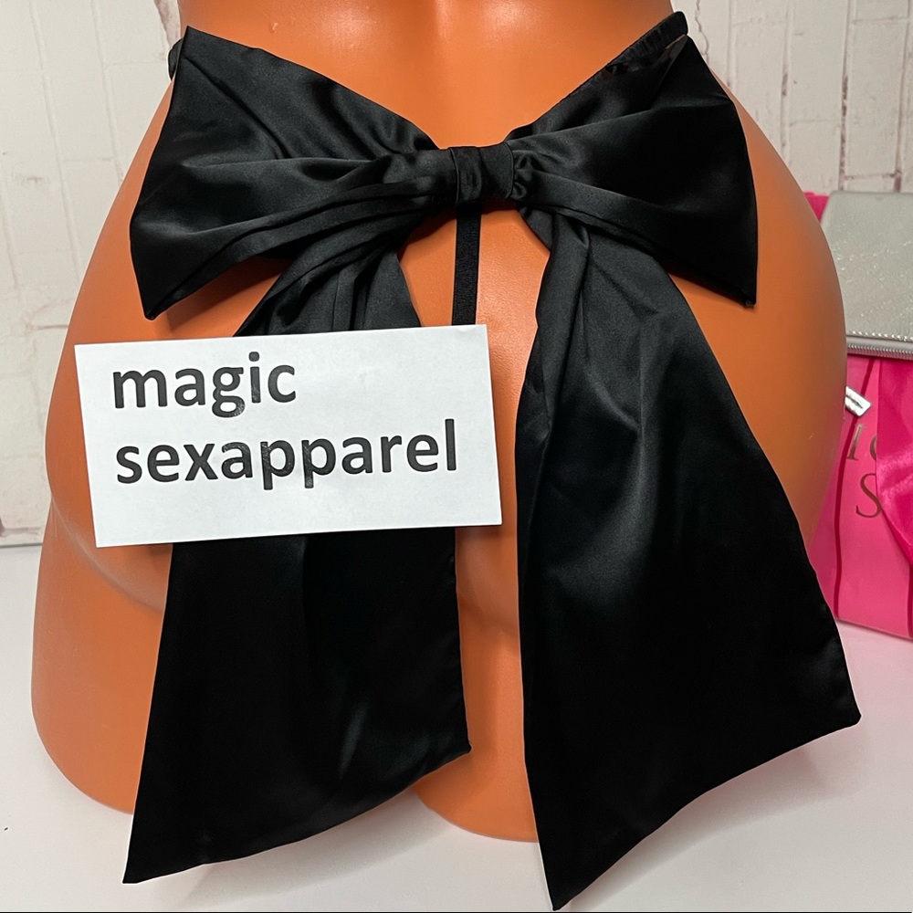 VS S M SATIN BOW PANTY CUT OUT V-STRING PANTY OPEN BACK CUT OUT VERY SEXY